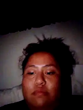 Snapshot of Simple_y0urs chatting on 04/06/26, 01:56 Simple y0urs online show from 04/06/26, 01:56