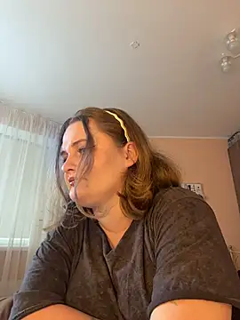 Snapshot of EdithBrown chatting on 04/05/26, 01:41 EdithBrown online show from 04/05/26, 01:41