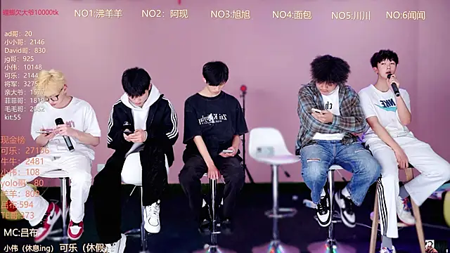 Snapshot of w-lucky02 chatting on 04/04/26, 11:08 w-lucky02 online show from 04/04/26, 11:08