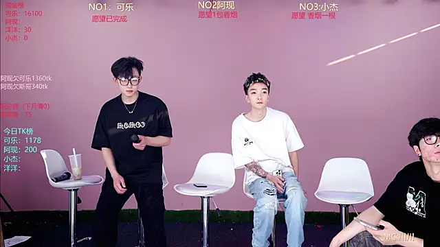 Snapshot of w-lucky02 chatting on 05/10/26, 10:20 w-lucky02 online show from 05/10/26, 10:20