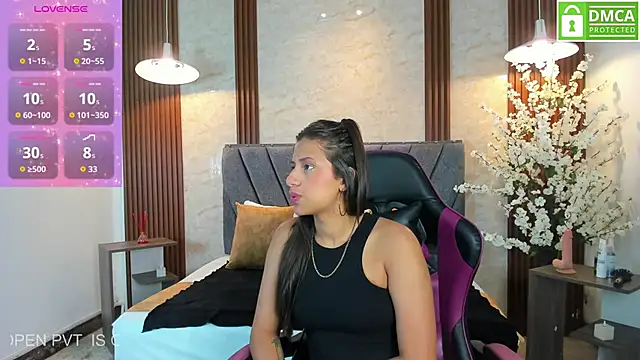 Snapshot of Atiena_ chatting on 04/20/26, 07:04 Atiena online show from 04/20/26, 07:04