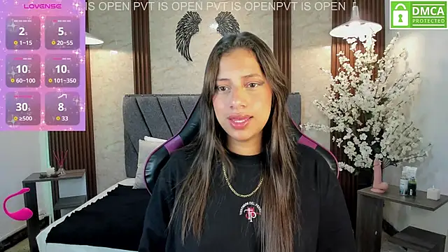 Snapshot of Atiena_ chatting on 04/29/26, 07:20 Atiena online show from 04/29/26, 07:20