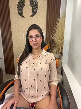 Snapshot of Atiena_ chatting on 06/13/26, 07:56 Atiena online show from 06/13/26, 07:56