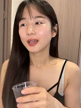 Hinako 0012 online show from 05/27/26, 04:20