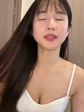 Hinako 0012 online show from 06/15/26, 04:15