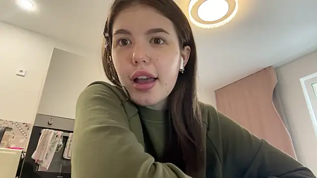 Snapshot of Meryblanks chatting on 04/10/26, 09:14 Meryblanks online show from 04/10/26, 09:14