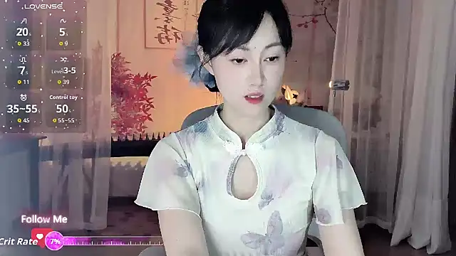 Snapshot of noomi-1111 chatting on 06/26/26, 05:34 noomi-1111 online show from 06/26/26, 05:34