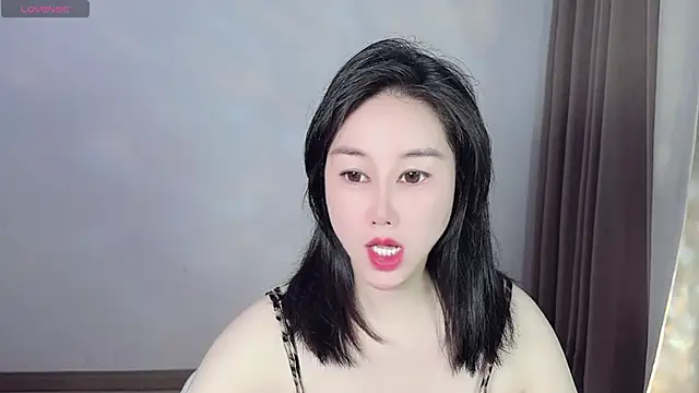 Snapshot of Eva-000 chatting on 05/25/26, 10:38 Eva-000 online show from 05/25/26, 10:38