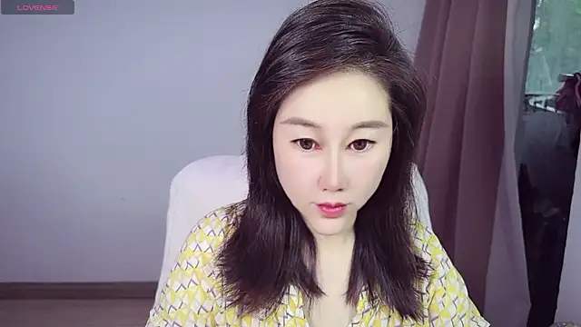 Snapshot of Eva-000 chatting on 07/03/26, 10:38 Eva-000 online show from 07/03/26, 10:38