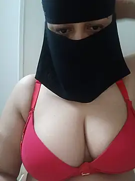 Snapshot of Amira_Egypt chatting on 07/10/26, 09:06 Amira Egypt online show from 07/10/26, 09:06