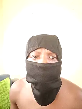 Snapshot of MaskedWithCum chatting on 04/05/26, 11:51 MaskedWithCum online show from 04/05/26, 11:51