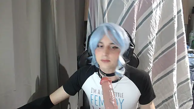 Snapshot of LuunaUwU chatting on 04/03/26, 09:57 LuunaUwU online show from 04/03/26, 09:57