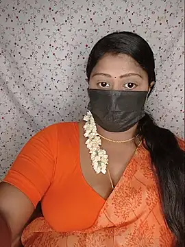 Snapshot of Romantic_Woman chatting on 07/18/26, 06:23 Romantic Woman online show from 07/18/26, 06:23
