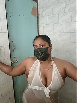 Snapshot of Romantic_Woman chatting on 07/22/26, 05:43 Romantic Woman online show from 07/22/26, 05:43