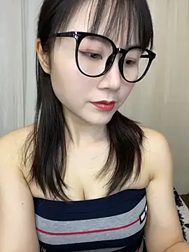 yaya0302 online show from 04/28/26, 02:38