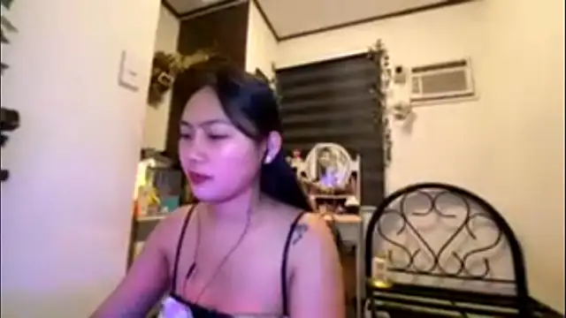 Snapshot of GlindaDejardin chatting on 04/14/26, 05:19 GlindaDejardin online show from 04/14/26, 05:19