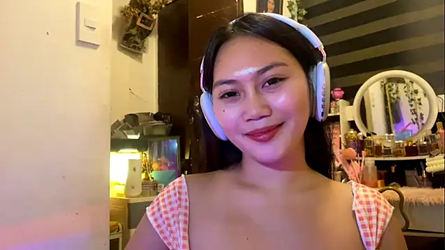 Snapshot of GlindaDejardin chatting on 04/23/26, 05:37 GlindaDejardin online show from 04/23/26, 05:37