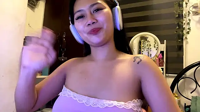Snapshot of GlindaDejardin chatting on 05/11/26, 05:21 GlindaDejardin online show from 05/11/26, 05:21