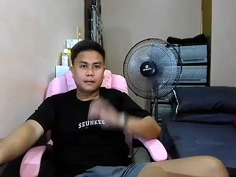 Snapshot of tipsy_butter chatting on 06/22/26, 10:45 tipsy butter online show from 06/22/26, 10:45