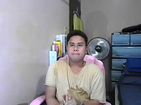 Snapshot of tipsy_butter chatting on 07/12/26, 10:17 tipsy butter online show from 07/12/26, 10:17