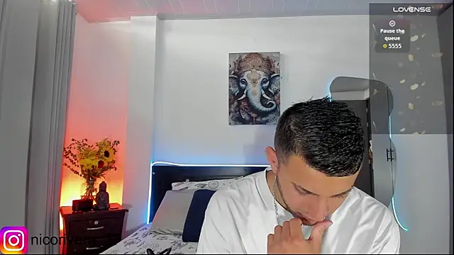 Emma Nico online show from 04/18/26, 07:58