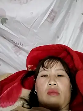 Snapshot of Yo-must chatting on 04/11/26, 05:34 Yo-must online show from 04/11/26, 05:34