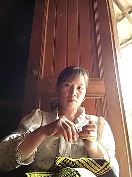 Snapshot of Yo-must chatting on 04/13/26, 02:39 Yo-must online show from 04/13/26, 02:39