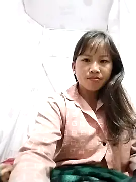 Snapshot of Yo-must chatting on 04/22/26, 04:41 Yo-must online show from 04/22/26, 04:41
