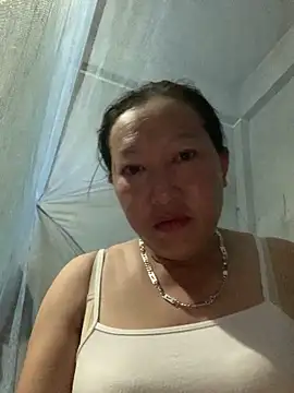 Snapshot of candy-beo chatting on 05/17/26, 08:05 candy-beo online show from 05/17/26, 08:05