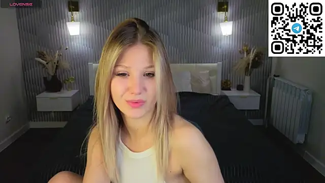 Snapshot of Angelina_Becker chatting on 05/10/26, 01:11 Angelina Becker online show from 05/10/26, 01:11