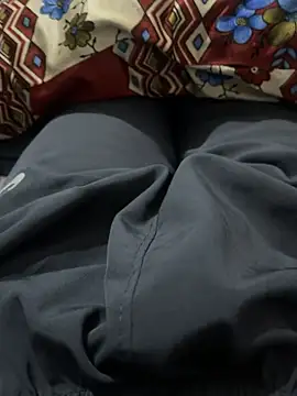 minkzz0 online show from 04/18/26, 12:20