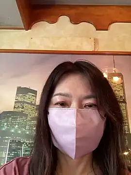 Snapshot of lemonade_madame chatting on 04/20/26, 04:59 lemonade madame online show from 04/20/26, 04:59