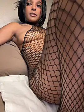 Snapshot of AreeAmor chatting on 04/14/26, 10:21 AreeAmor online show from 04/14/26, 10:21