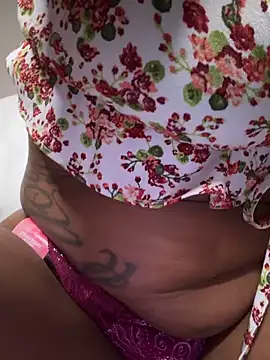 Snapshot of AreeAmor chatting on 04/15/26, 10:33 AreeAmor online show from 04/15/26, 10:33