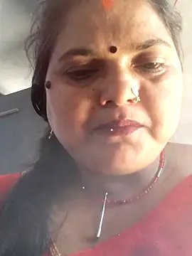 Snapshot of Desi_hot_bhabhi01 chatting on 05/21/26, 06:53 Desi hot bhabhi01 online show from 05/21/26, 06:53