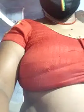 Snapshot of Desi_hot_bhabhi01 chatting on 05/23/26, 07:24 Desi hot bhabhi01 online show from 05/23/26, 07:24