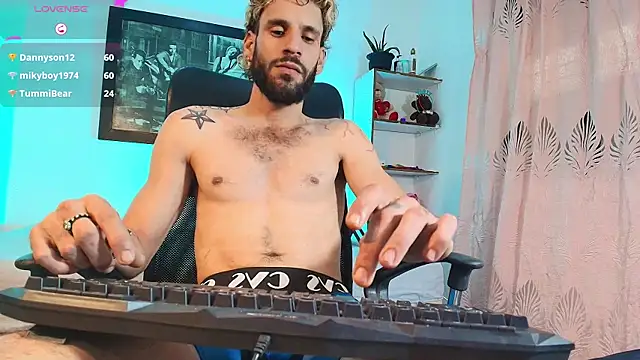 Snapshot of Axel_storm2 chatting on 04/04/26, 02:36 Axel storm2 online show from 04/04/26, 02:36