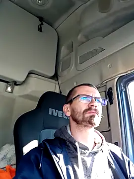 jozsi1995 online show from 04/09/26, 07:58