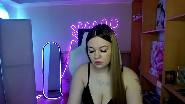 Snapshot of AmeliePeach chatting on 04/25/26, 04:48 AmeliePeach online show from 04/25/26, 04:48