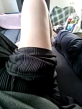 Snapshot of LadyLeni chatting on 04/25/26, 04:59 LadyLeni online show from 04/25/26, 04:59