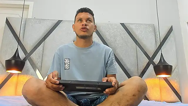 NohaBrooks online show from 04/05/26, 12:02