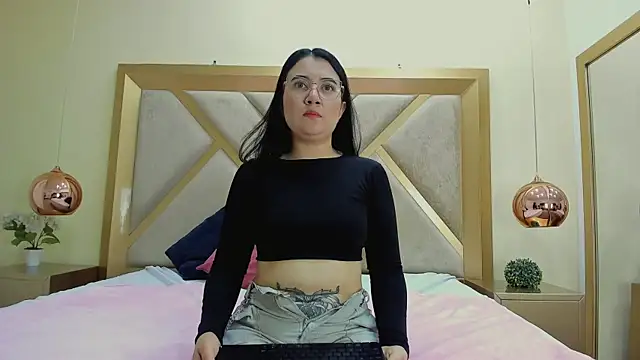 ChloeAshdord online show from 04/08/26, 01:11