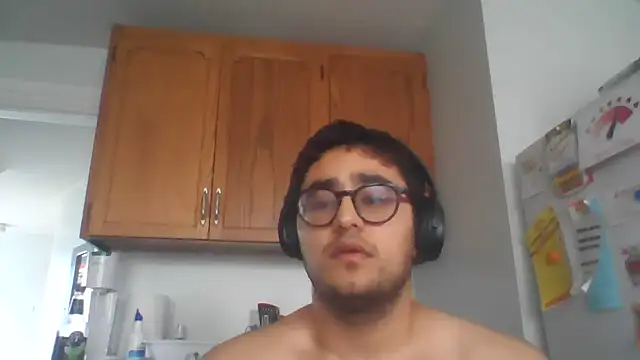 Snapshot of Lpop81020 chatting on 04/04/26, 05:54 Lpop81020 online show from 04/04/26, 05:54