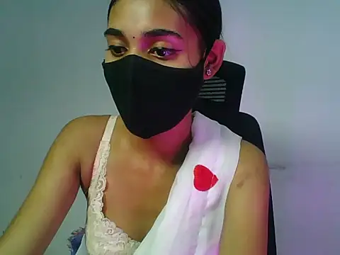 Snapshot of Shanaya_xo chatting on 07/17/26, 06:24 Shanaya xo online show from 07/17/26, 06:24
