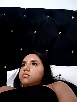 Valentina Narvaez online show from 05/08/26, 07:41