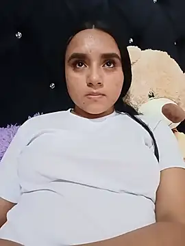 Snapshot of Valentina_Narvaez chatting on 06/19/26, 06:12 Valentina Narvaez online show from 06/19/26, 06:12