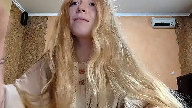Snapshot of KateVibe_01 chatting on 05/15/26, 04:19 KateVibe 01 online show from 05/15/26, 04:19
