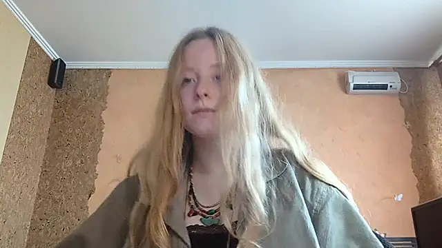 KateVibe 01 online show from 06/17/26, 04:37