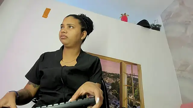 Snapshot of EllyBloom chatting on 06/11/26, 01:09 EllyBloom online show from 06/11/26, 01:09