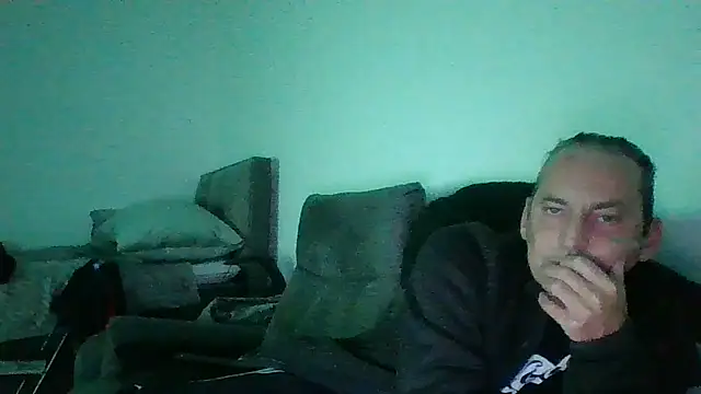 Snapshot of CanCumALot chatting on 05/19/26, 10:27 CanCumALot online show from 05/19/26, 10:27